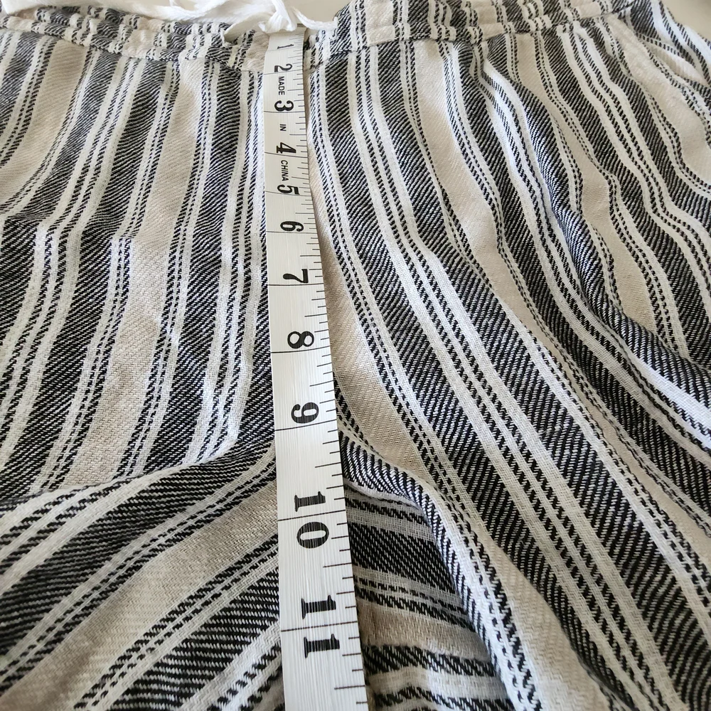 Caslon Black and Beige Striped Linen Blend Shorts Women Size L - Picture 10 of 10